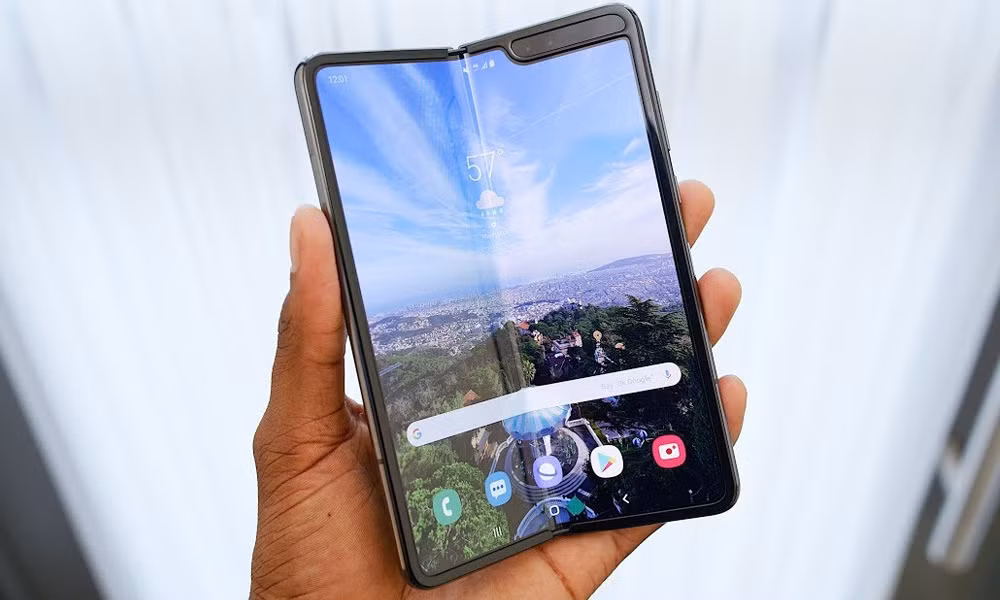 Theo chan Samsung va Huawei, Sony bi mat lam smartphone man hinh gap-Hinh-3