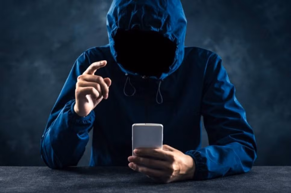 Những người sử dụng chúng sẽ có xu hướng lạm dụng công cụ này, để tiến hành các hành vi phạm tội nghiêm trọng hơn. Tuy nhiên, chúng tôi cũng đánh giá rất cao Google. Ngay khi nhận được báo cáo của chúng tôi, phía Google đã cho gỡ hết các ứng dụng theo dõi này.
