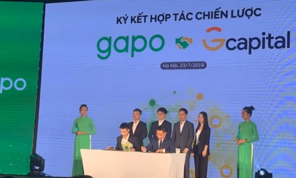 Gapo được G-Capital rót 500 tỷ đồng vốn đầu tư trong giai đoạn 1, với mục tiêu đạt được 50 triệu người dùng. Nó cũng tương đương với số lượng người dùng Facebook tại Việt Nam. Gapo được giới thiệu là mạng xã hội xây dựng hoàn toàn bởi người Việt Nam.