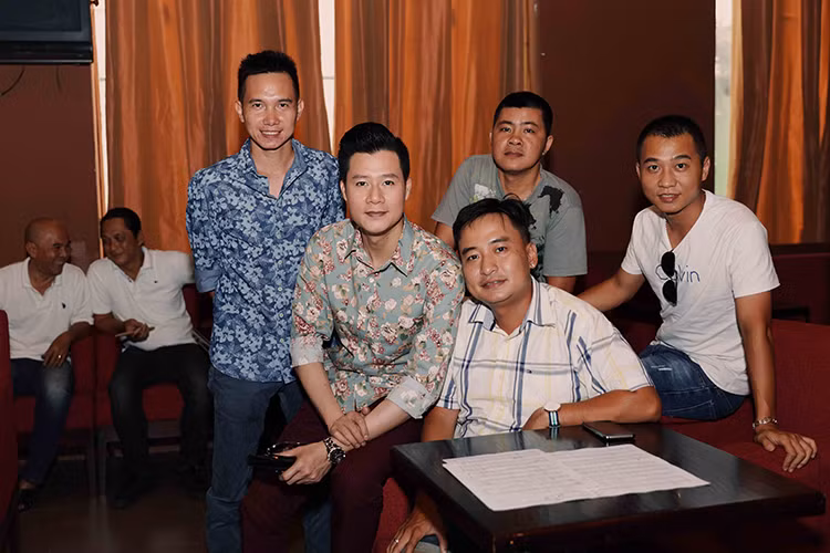 Trong liveshow mới, Quang Dũng sẽ song ca cùng dàn sao nữ “khủng” gồm: Hồng Nhung, Mỹ Tâm, Hồng Ngọc, Lệ Quyên, Thanh Thảo và Phạm Thu Hà. 