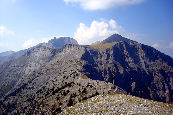 Đây cũng là đỉnh cao thứ hai ở Balkans, và là một trong những đỉnh cao nhất trên toàn châu Âu. 'Mytikas' có nghĩa là 'mũi' trong tiếng Hy Lạp. Ảnh: Greece.