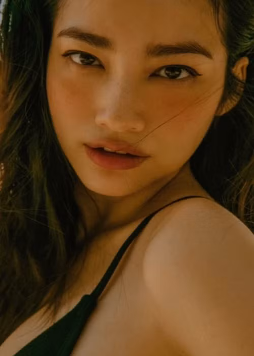 Hoa hau Truc Diem ngay cang goi cam hau ly hon