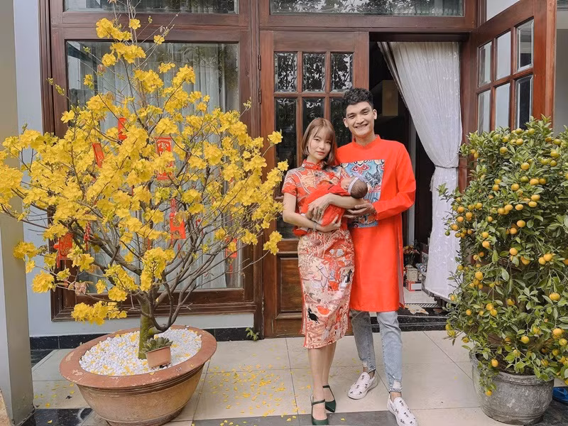 Mạc Văn Khoa thuê không gian sống trị giá 50 tỷ để vợ con sống thoải mái. Ảnh: FBNV