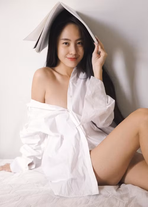 Thanh Vy sở hữu nét đẹp khá "Tây". Cô gợi cảm không kém cạnh Tóc Tiên và Ánh Quỳnh. Ảnh: FBNV