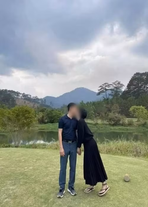 Lộ thêm hàng loạt ảnh đại gia Hồ Nhân “thân thiết” Hiền Hồ - Hình 5 Lo them hang loat anh dai gia Ho Nhan “than thiet” Hien Ho-Hinh-5