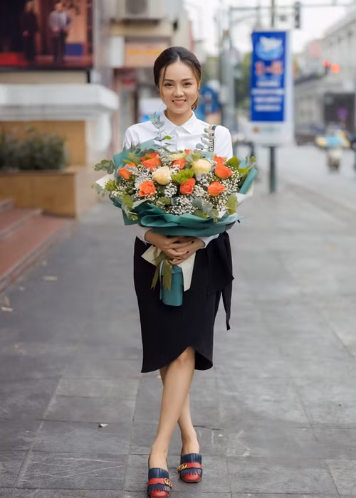 Vướng tin đồn hôn nhân rạn nứt, vợ hotgirl của Công Lý nói gì? Vuong tin don hon nhan ran nut, vo hotgirl cua Cong Ly noi gi?