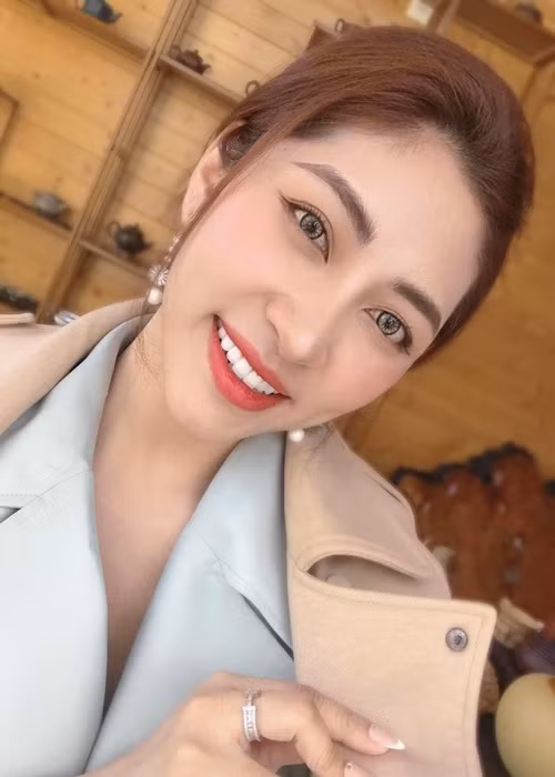 Sau khi ly hôn, Thu Thảo lên TP HCM làm việc tại phòng khám nha khoa của Hoa hậu Phương Lê. Tuy nhiên, hồi tháng 1/2021, Phương Lê bất ngờ cho biết, cô đã “nghỉ chơi” với Thu Thảo. Phương Lê tố Thu Thảo không cố gắng trong công việc, đến khi quyết định nghỉ việc thì cách cư xử không biết trước sau.