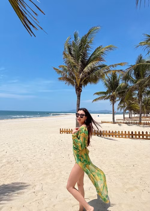 Thúy Diễm hạn chế ăn tinh bột, đồ ngọt, thức ăn nhiều dầu mỡ.