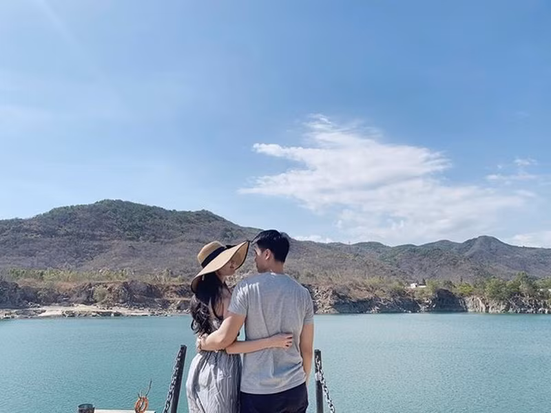 Bạn trai của Thùy Dung có ngoại hình điển trai. Theo Ngôi sao, anh cao 1m83. Ảnh: Instagram