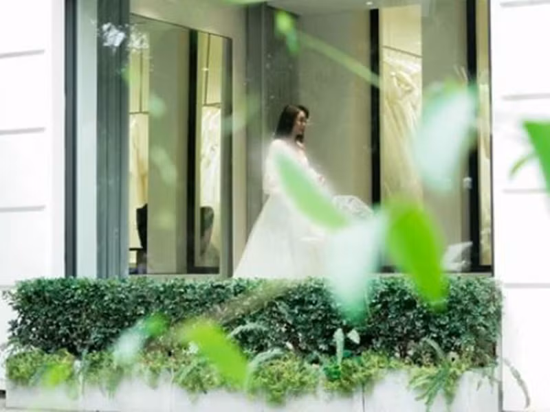 Người đại diện của Minh Hằng chia sẻ trên Zing, nữ ca sĩ quyết định chọn đầm của một thương hiệu từng thiết kế cho các ngôi sao Hollywood như Beyonce, Paris Hilton... Ảnh: Zing