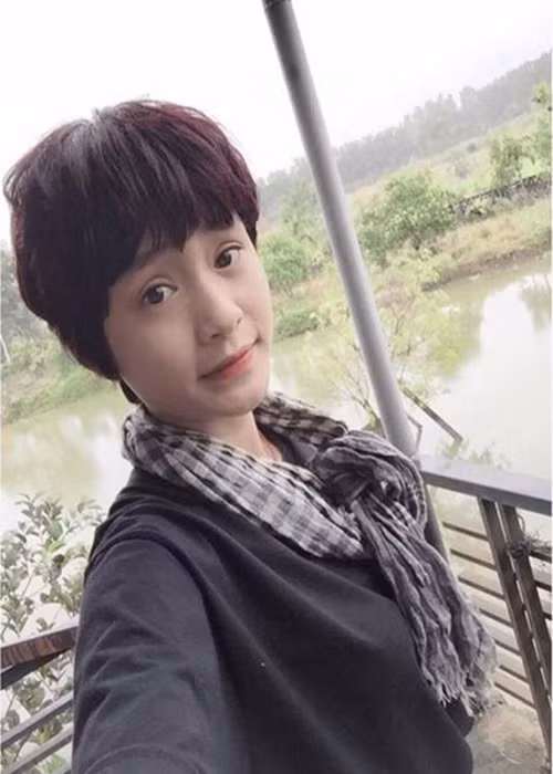 Quá khứ khó khăn của Hiền Hồ trước tin đồn "thân thiết" đại gia Hồ Nhân Qua khu kho khan cua Hien Ho truoc tin don