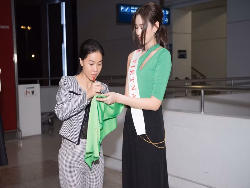 “Bà trùm Hoa hậu” Phạm Kim Dung chúc Đỗ Thị Hà chỉ vỏn vẹn hai từ - Top 3.