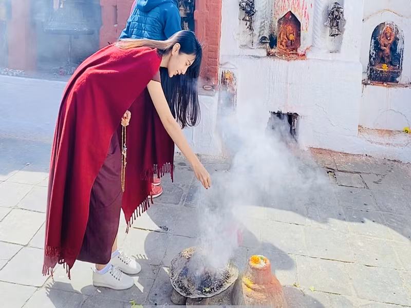 Theo Vnexpress, Thủy Tiên tu tập ở Nepal 1 tháng còn Công Vinh sẽ trở về nước sau 1 tuần.