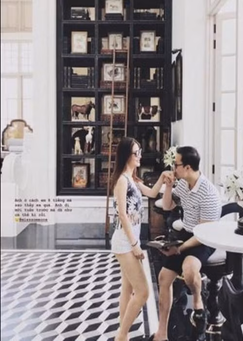 Khoảnh khắc Vinh Nguyễn hôn tay Diễm My khiến nhiều người phát ghen. Ảnh: Saostar