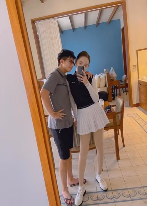 Người hâm mộ mong chờ cái kết đẹp cho chuyện tình của Hương Giang và người yêu kém tuổi. Ảnh: Công lý và xã hội