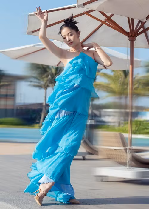 "Bằng một tâm thế mới, nhiệt huyết mới và bằng sự chân thành nhất sau nhiều năm trải qua nhiều phép thử của cuộc đời mình, Nam Em tin hành trình này sẽ cho bản thân những giá trị đặc biệt, ít nhất bản thân cũng đã dám chọn và theo đuổi tới cùng", cô thổ lộ.