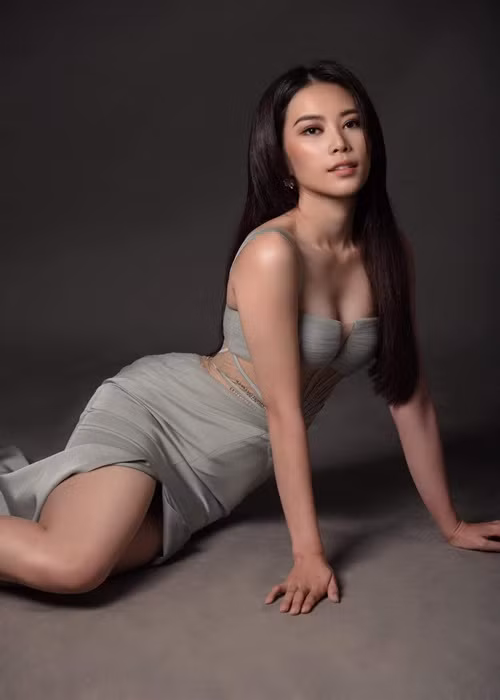 Nam Em dự thi Miss World Vietnam 2022... gợi cảm cỡ nào? Nam Em du thi Miss World Vietnam 2022... goi cam co nao?