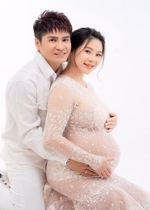  Lương Gia Huy và Thùy Uyên bí mật kết hôn, tổ chức một đám cưới nhỏ tại nhà gái. Ảnh: Sức khỏe và đời sống