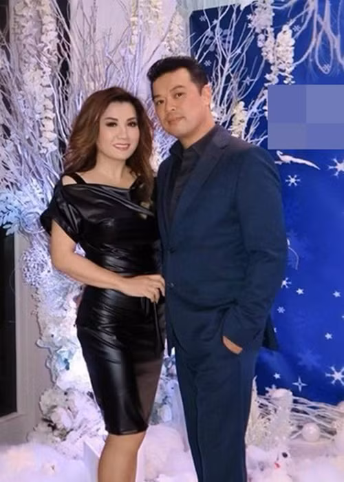 Bạn trai của nữ ca sĩ tên Tommy Nguyễn, kém cô 2 tuổi, không hoạt động trong showbiz.