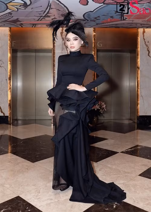 Không chỉ Anh Thư, nhiều sao Việt cũng mang hình ảnh độc lạ lên thảm đỏ. Lâm Khánh Chi là một trong số đó. Ảnh: Vietnamnet