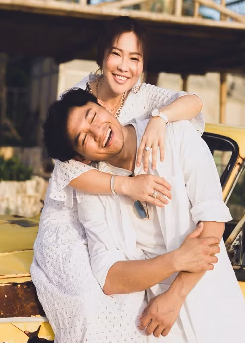 Theo Yan, một người bạn thân thiết với vợ chồng Quý Bình hé lộ rằng bà xã nam diễn viên đang có em bé tuy nhiên người này không cho biết Ngọc Tiền vẫn còn đang mang thai hay đã hạ sinh con. Ảnh: FBNV
