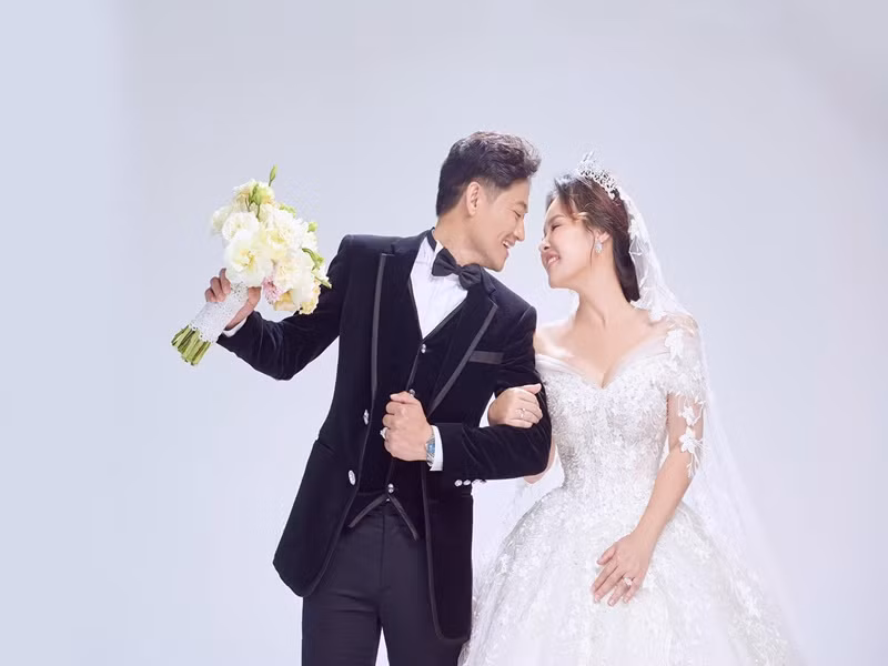 Doanh nhân Nguyễn Ngọc Tiền là tổng giám đốc của một công ty bất động sản, hơn tuổi Quý Bình, có con riêng. Ảnh: FBNV
