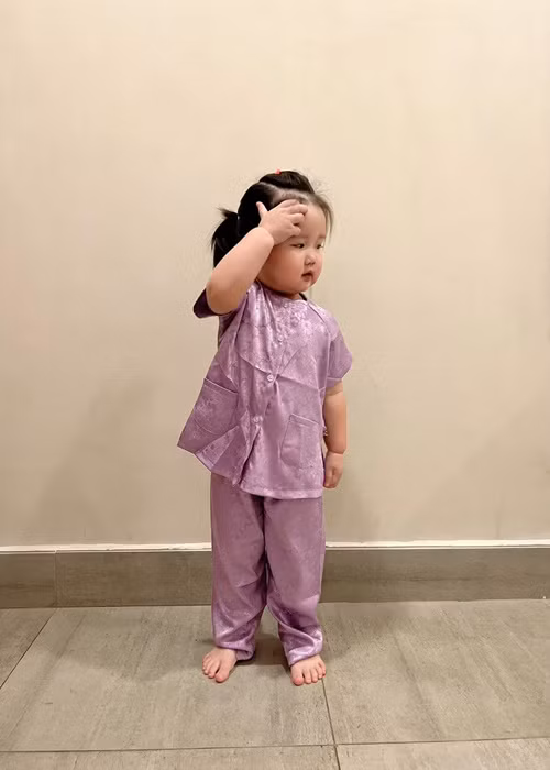 Trên trang cá nhân, nam diễn viên đăng tải không ít hình ảnh đáng yêu của con gái.