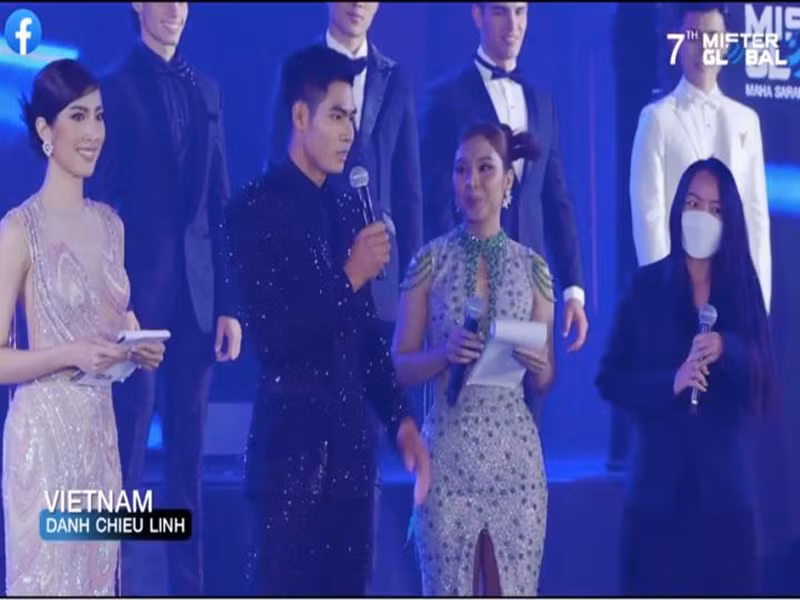 Ở phần thi ứng xử, Danh Chiếu Linh trả lời bằng tiếng Việt. Cụ thể, trước câu hỏi: "Nếu có cơ hội gửi một thông điệp đến với mọi người, bạn sẽ gửi thông điệp gì?", anh trả lời: "Công việc hiện tại của tôi là làm nông. Tôi rất thích công việc của mình. Tôi sẽ truyền cảm hứng và nói với mọi người rằng, tôi sẽ được mọi người quý mến". Ảnh: Vietnamnet