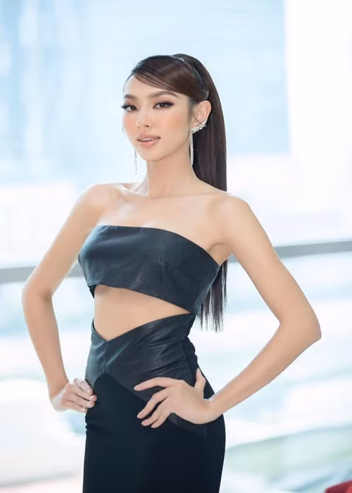 Thùy Tiên sẽ trở về Việt Nam vào cuối tháng 3. Sau đó, cô tiếp tục chuyến bay đến Thái Lan vào đầu tháng 4 để tiếp tục đồng hành cùng Hoa hậu Hòa bình Thái Lan.