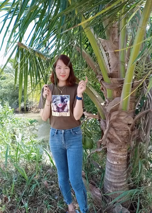 Cô sinh năm 1994, đến từ Trà Vinh, có gương mặt khá ưa nhìn.