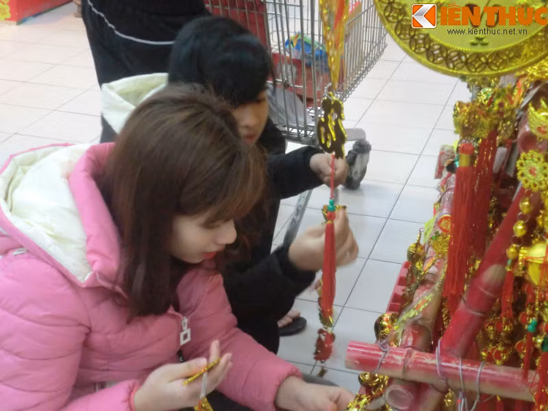Ngoài giảm giá trực tiếp trên sản phẩm, khách hàng còn được giảm giá thêm đối với sản phẩm khác.