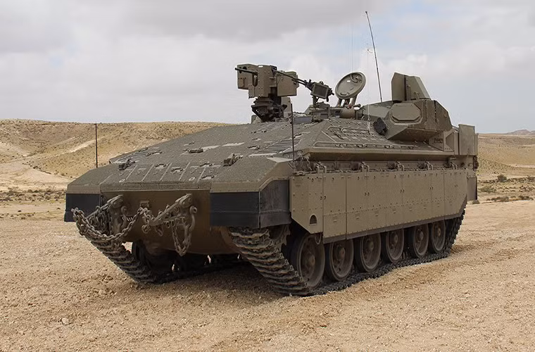 Dù vậy với sự thành công trên Merkava 4, Bộ Quốc phòng Israel vẫn quyết định đưa vào trang bị Trophy APS lên trên dòng xe bọc thép chở quân Namer và quá trình thử nghiệm của bộ đội này cũng diễn ra khá thành công. Nguồn ảnh: Defense-Update.