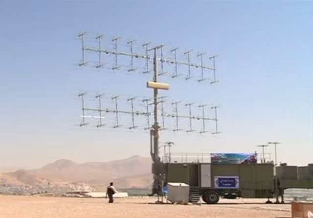 Iran khoe radar theo dõi 200 mục tiêu, xa đến 500km - Hình 2 Iran khoe radar theo doi 200 muc tieu, xa den 500km-Hinh-2