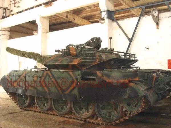 Ngoài ra, Việt Nam đã hợp tác với Israel nâng cấp xe tăng T-54/55 lên tiêu chuẩn T-55M3 với nhiều tính năng hiện đại. Nguồn ảnh: quansuvn