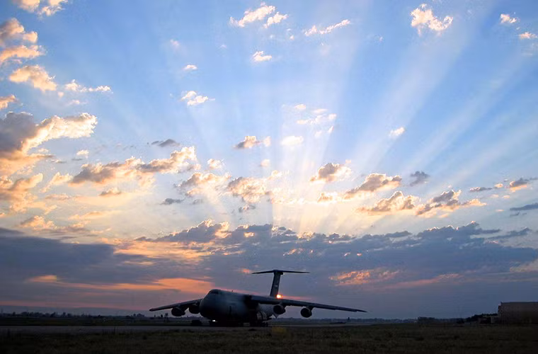 Và trong một chiến dịch không vận quy mô lớn thì C-5 Galaxy là sự lựa chọn không thể tốt hơn cho Không quân Mỹ. Dù vậy quy mô phi đội C-5 của Mỹ không còn như ở thời kỳ hoàng kim của mình chỉ với 57 chiếc còn hoạt động tính tới cuối năm 2015 và sẽ giảm còn 52 chiếc vào năm 2017.
