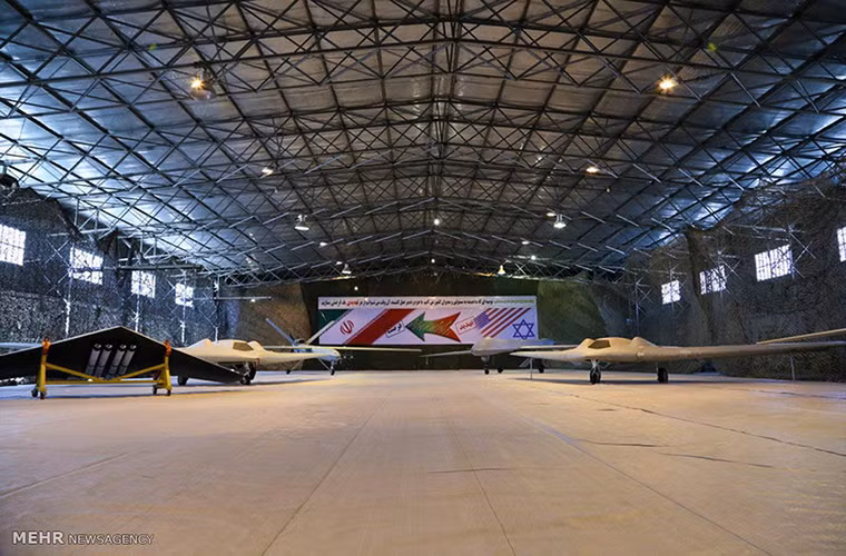 Cả bốn mẫu UAV mới được Iran giới thiệu đều có nguồn gốc từ Mỹ và Israel gồm RQ-170, MQ-1C, AAI RQ-7 và Hermes 450. Nhiều nhận định cho rằng những dòng UAV này đều bị Iran bắt sống và được tái sử dụng để lấy công nghệ.