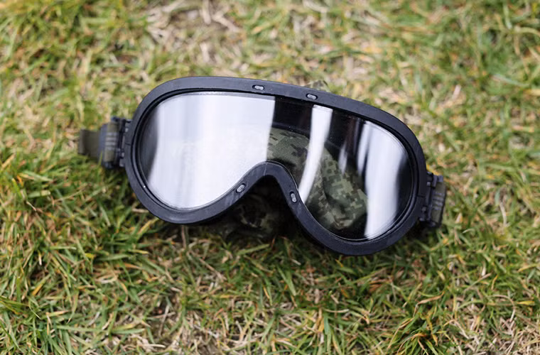 Còn đây là mẫu kính bảo hộ chống đạn của Ratnik với khả năng chịu được cả tác động trực tiếp từ một mảnh đạn nặng 1gram.