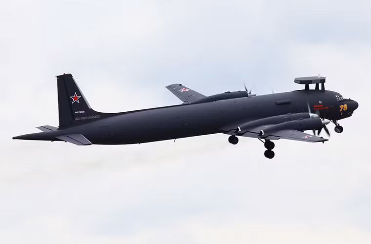 Còn đối với biến thể Il-38N mới được Hải quân Nga đưa vào trang bị nó cũng có thiết kế tương tự như Il-38 nhưng được trang bị thêm hệ thống radar "Novella" được đặt trên đỉnh đầu thân máy bay. "Novella" có khả năng phát hiện các mục tiêu trên mặt nước ở khoảng cách 90km và ở trên không lên tới 320km.