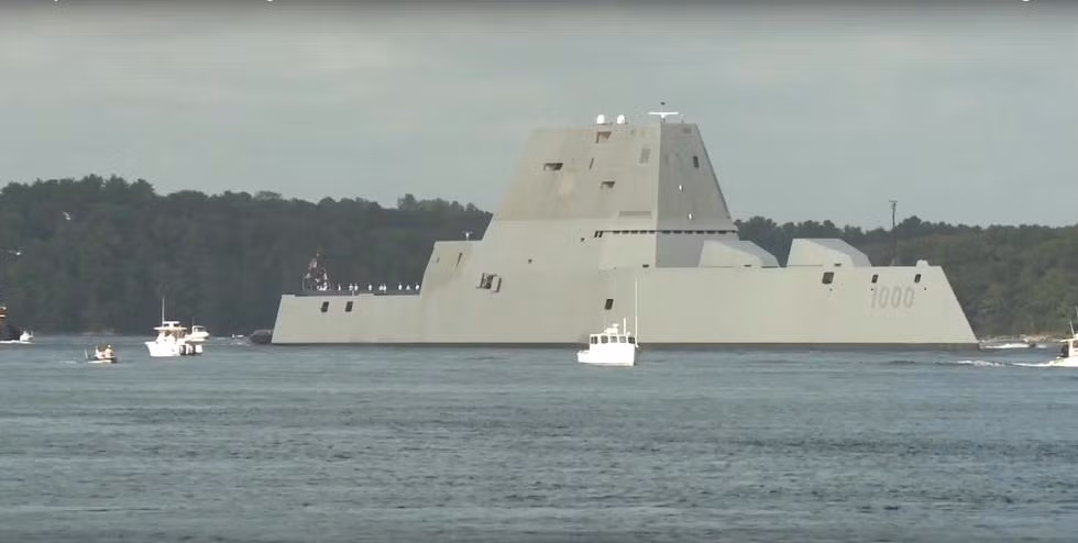 Tuy nhiên, Zumwalt cũng có khá nhiều bê bối liên quan đến vấn đề kinh phí khi quá trình nghiên cứu và đóng tàu bị kéo dài đã khiến kinh phí bị đội từ 8,9 tỉ USD lên tới 12,3 tỉ. Tổng chi phí nghiên cứu và phát sinh của con tàu này được cho là có thể lên tới 22 tỉ USD. Nguồn ảnh: QQ.
