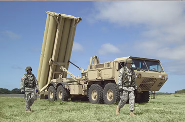 Khác với các hệ thống đánh chặn khác, THAAD sử dụng phương thức tiêu diệt mục tiêu bằng phương thức Hit to Kill, tức là truy đuổi và tiêu diệt.