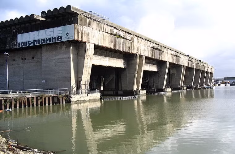 Hình ảnh một phần U-Boot Bunker tại Bordeaux, Pháp. Sau CTTG 2 thậm chí nó còn được Hải quân Pháp tái sử dụng và vẫn còn đứng vững cho tới tận ngày nay. Nguồn ảnh: War History.