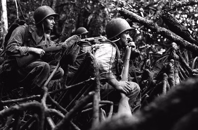 Bên cạnh đó, với cơ chế nạp đạn nhanh cùng kẹp đạn 8 viên, M1 Garand là lựa chọn hoàn hảo cho mọi binh sĩ trên chiến trường, nó có tốc độ bắn từ 40-50 phát/phút với tầm bắn hiệu quả lên tới hơn 450m.