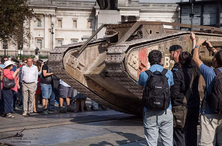 Thậm chí chiếc Mark IV còn di chuyển trong một số tuyến phố chính tại London trước khi được đưa trở lại bảo tàng cho các hoạt động kỷ niệm được tổ chức liên tiếp hai ngày sau đó.