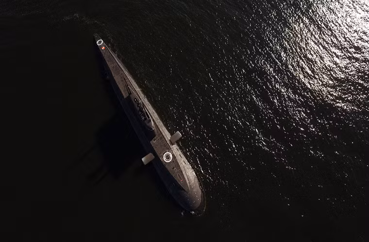 Trong ảnh là tàu Veliki Novgorod trong quá trình thử nghiệm trên biển tại Biển Baltic. Nguồn ảnh: TASS.