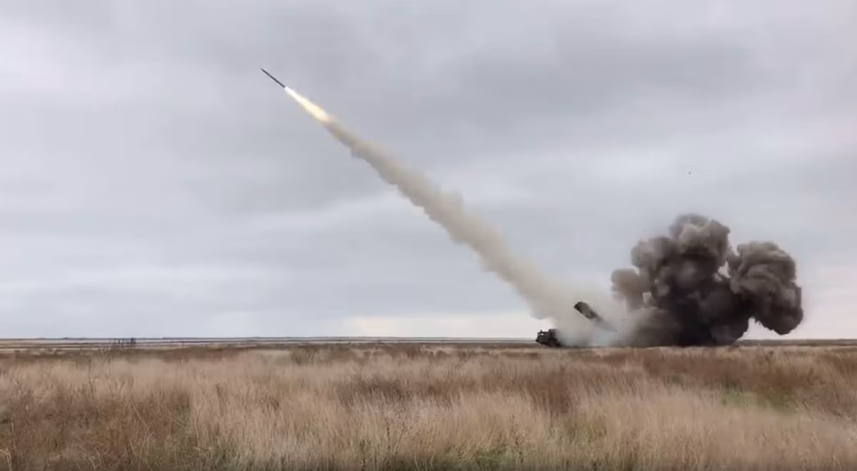 Loại vũ khí mà Ukraine khiến Nga đem cả S-300V4 tới Crimea hóa ra chỉ là đạn rocket của tổ hợp Smerch. Nguồn ảnh: TASS