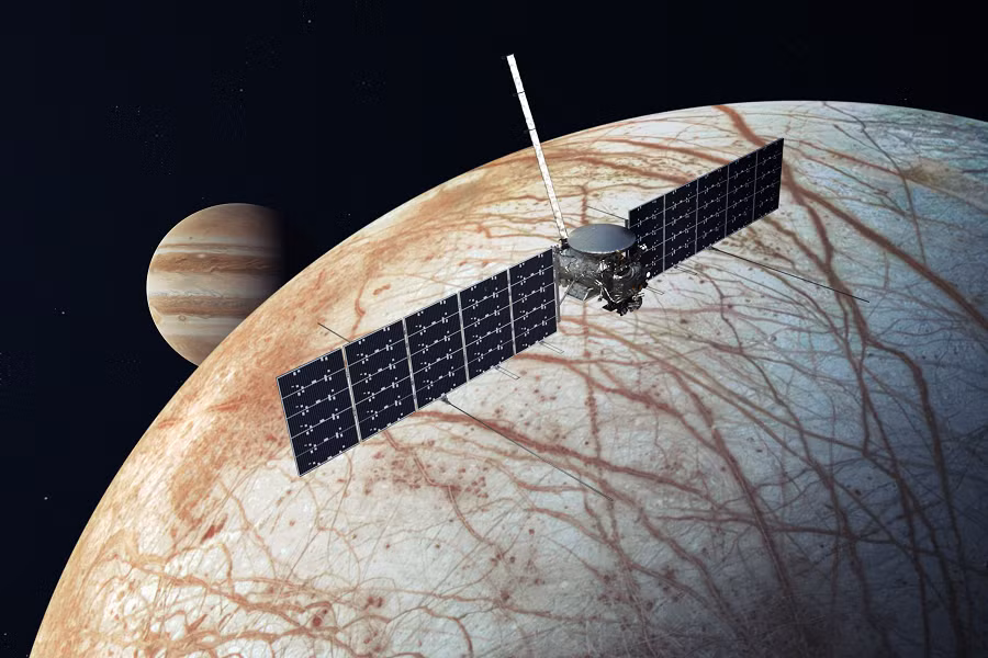 Tàu Europa Clipper dự kiến sẽ được phóng vào năm 2024 và sẽ tập trung vào việc khám phá Europa.