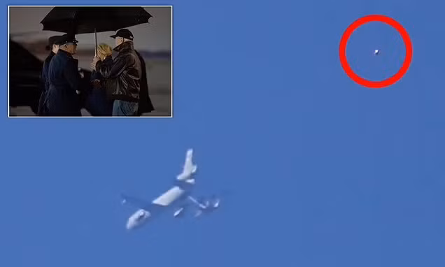 Mick West, một nhà điều tra UFO, sau khi xem lại video, cho rằng vật thể có thể là một quả bóng bay di chuyển, có vẻ được kích thích bởi sự tiếp nhiên liệu từ máy bay ở phía sau.