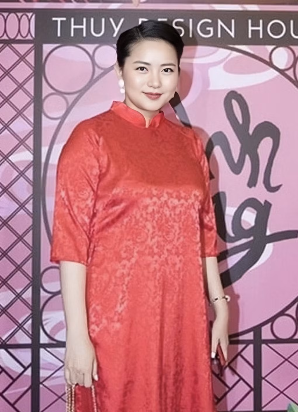 “Lot xac” nho giam can: Phan Nhu Thao sut 22kg, Minh Hang bi nghi “dao keo