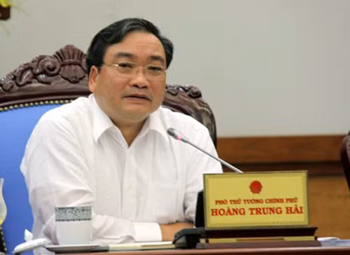 Bo Chinh tri ky luat canh cao Bi thu Ha Noi Hoang Trung Hai