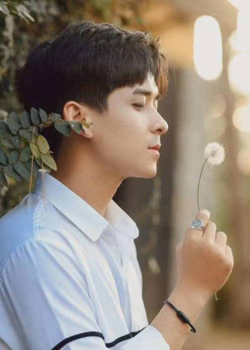 Quang Đông góp mặt trong MV "Cần một lý do" của K-ICM với vai trò ca sĩ.